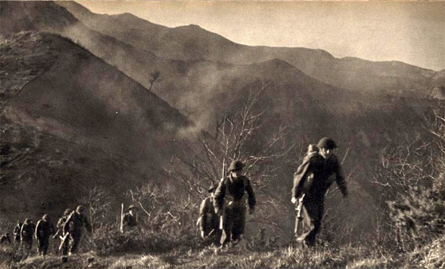 Солдаты 22-ой роты застряли на горе Монте-Кассино. На склонах окопались элитные части германских войск, успевшие утопить в крови предыдущие атаки американцев, голландцев и англичан. Уступать стратегическую высоту каким-то полякам немецкие парашютисты не собирались.