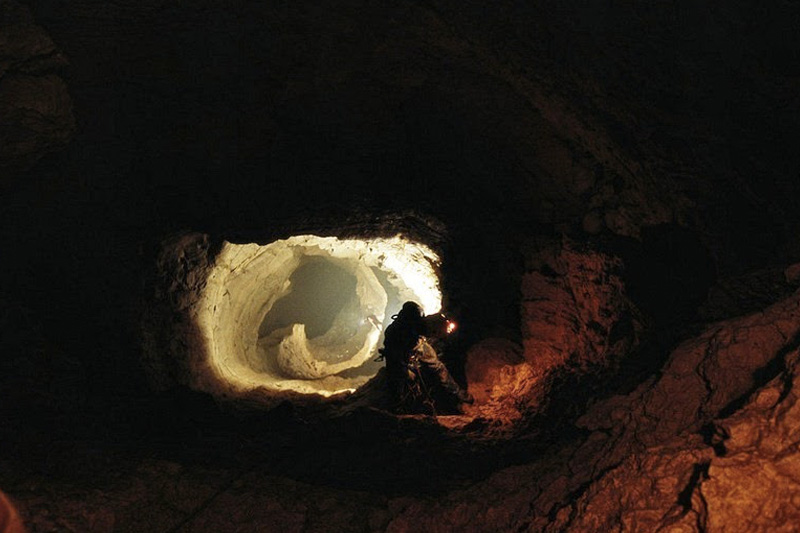 Крубера-Воронья: что скрывает самая глубокая пещера мира