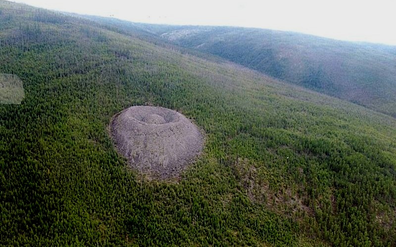 Тайна Патомского кратера: как появилось гнездо Огненного орла