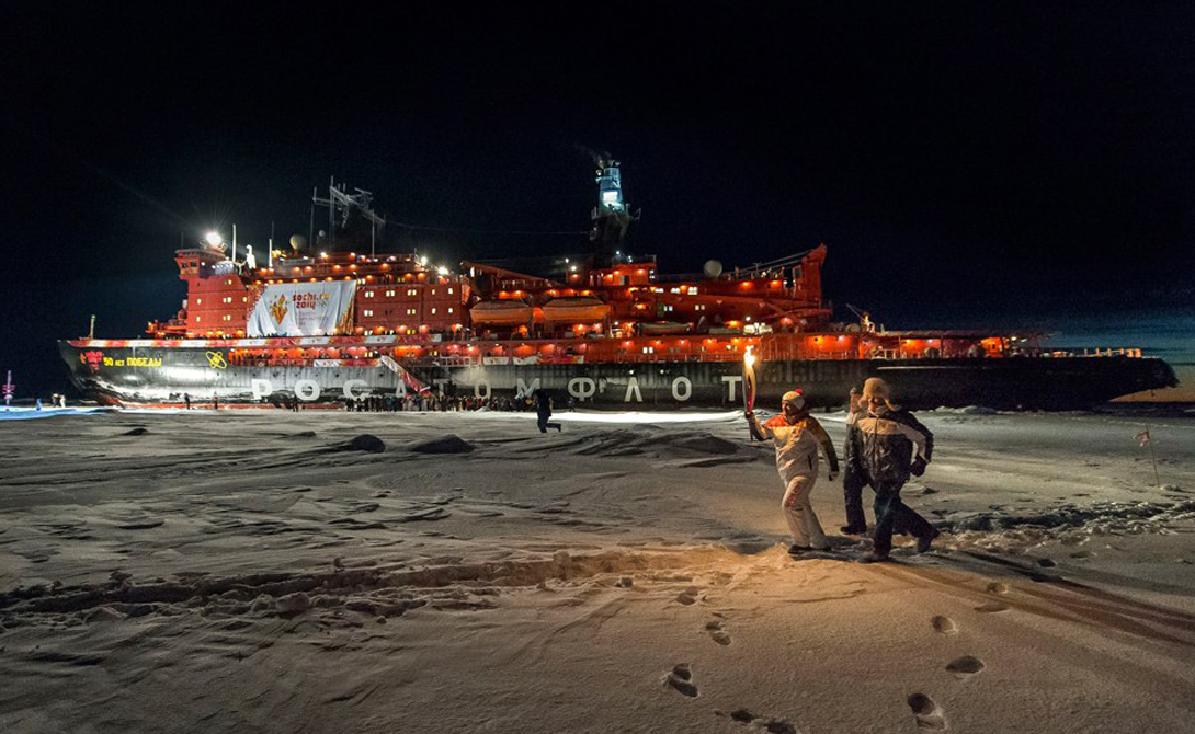 На атомном ледоколе «50 лет Победы» на Северный полюс в 2013 году был доставлен олимпийский огонь.