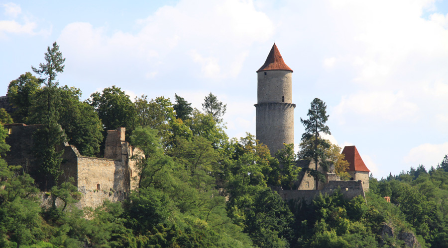10 пугающих замков родом из Средневековья