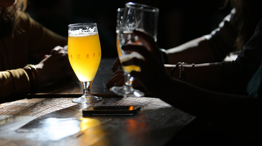 Почему нужно пить пиво: ученые признали его самым полезным в мире напитком