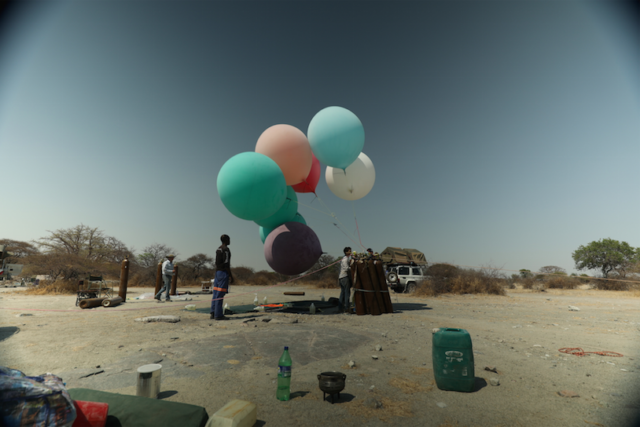 Новый Винни-Пух: Путешественник поднялся над Африкой на воздушных шариках
