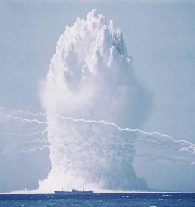 Как выглядит подводный ядерный взрыв