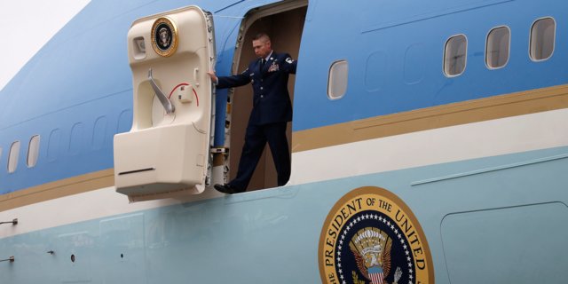 Летающая крепость американского президента: как устроена защита борта Трампа