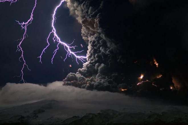 Почему вулканы создают ужасные молнии