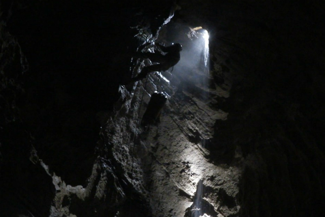 Ученые открыли самую глубокую в мире пещеру