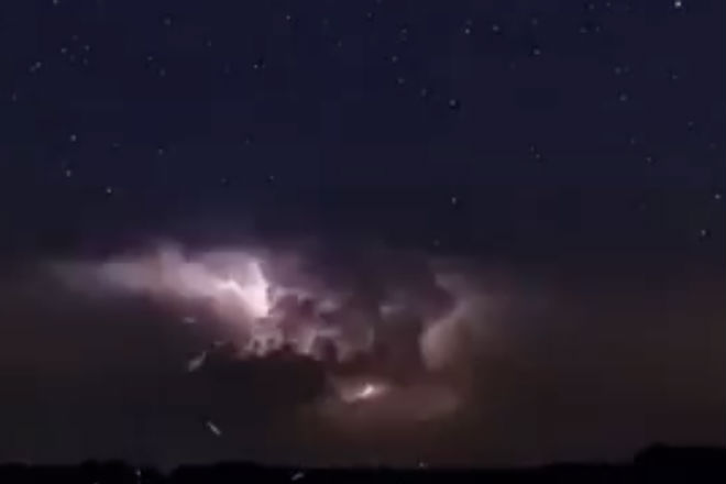 Девятый вал: сотни бушующих штормов в одном поражающем видео