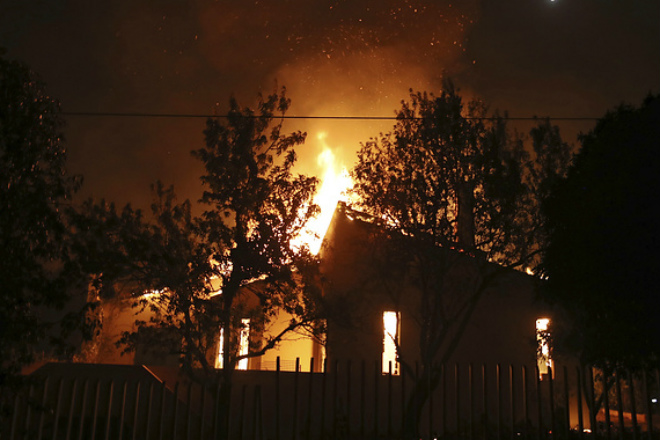 Выжженная земля: беспилотник снял последствия жутких пожаров в Греции