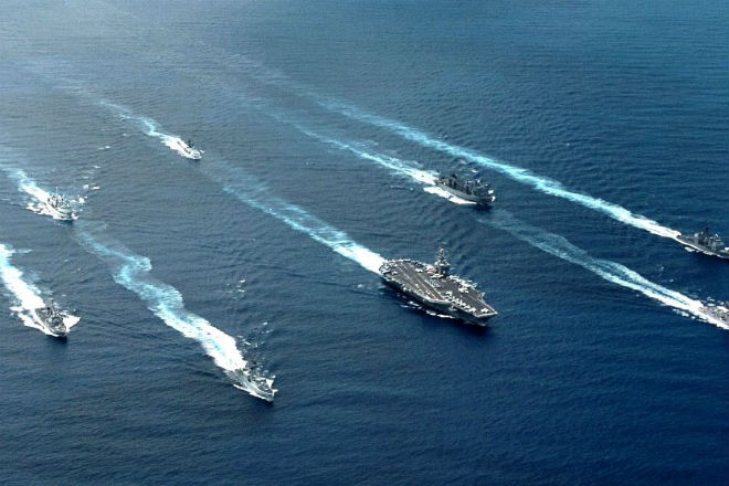 Китай строит тайную морскую армаду: кадры спутника США
