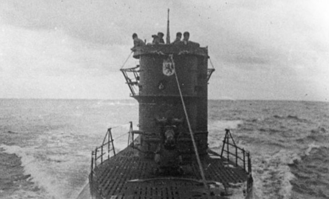 Субмарина-призрак Второй Мировой: со спутника увидели силуэт во льдах