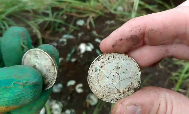 Тайник в старом доме: 200 монет лежали больше века под балкой