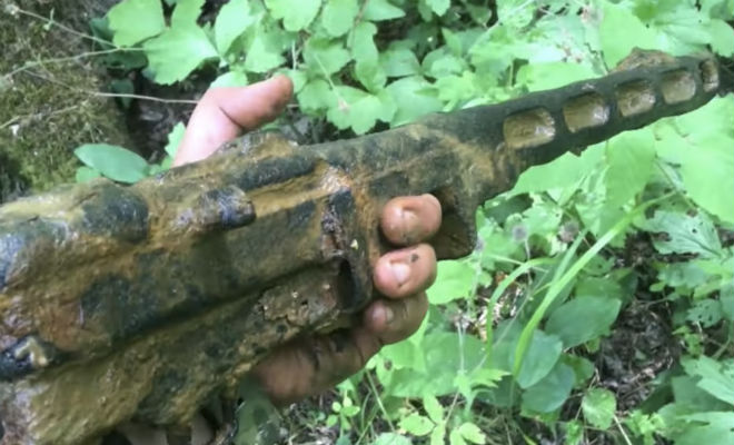 Нашли Т-34, пропавший в болотах: погружение за амуницией и боеприпасами