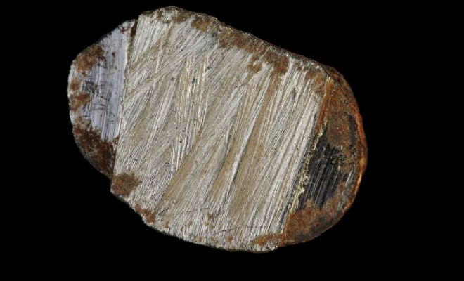 Минералы неизвестные науке: ученые нашли метеорит с необычными свойствами