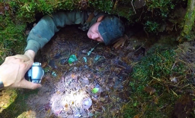 Тайна бункера в лесу: черные копатели обнаружили, что рядом замаскирован склад