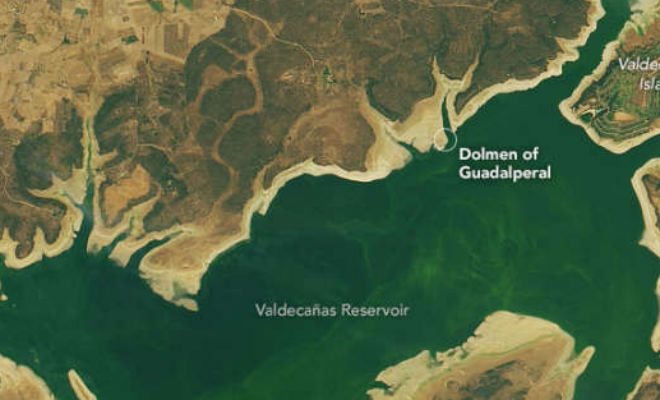 Стоунхендж в Испании: озеро высохло и обнажило древнюю постройку
