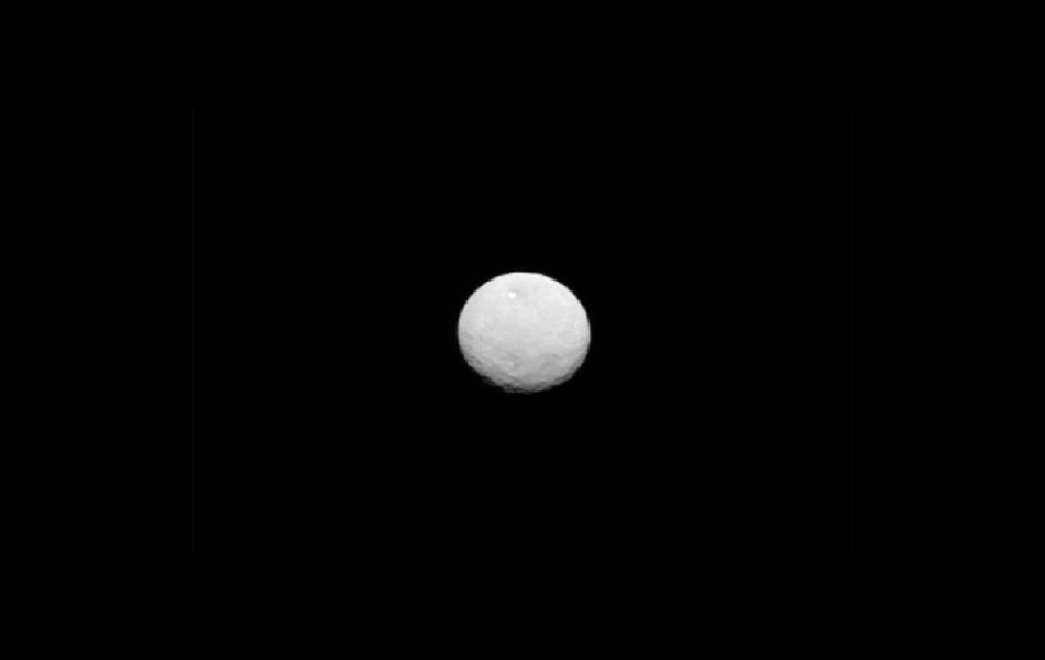 Церера. Крупнейший объект в поясе астероидов, представляющий собой прекрасный образец карликовой планеты.