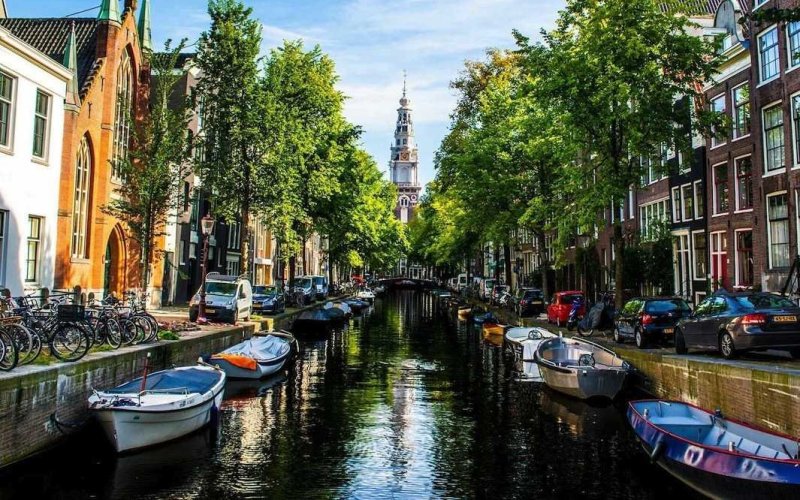 Амстердам, Нидерланды. Как говорит Даника - это одно из самых живописных мест, где они останавливались