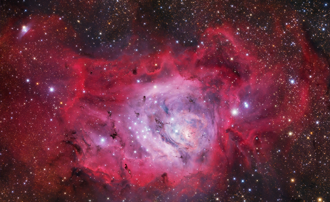 Туманность Небула
Новые звезды образуются в облаках туманности M8, расположенной в 5 000 световых лет от Земли.