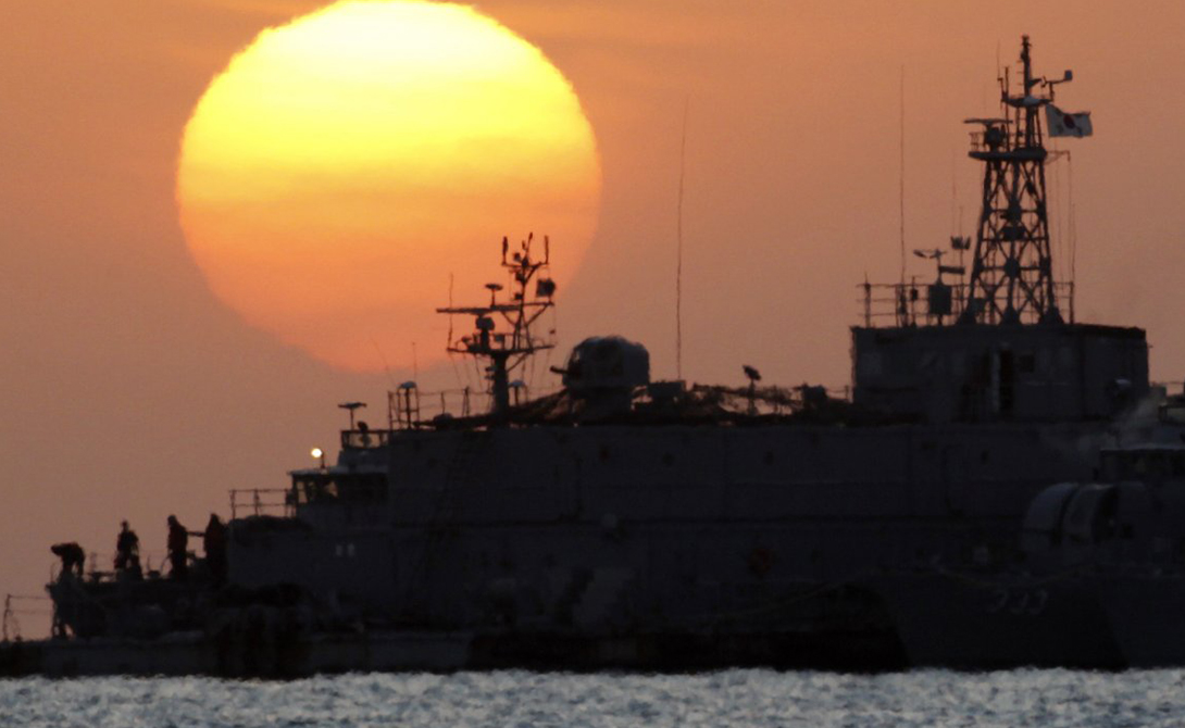 Желтое Северное море
Нападений за год: 16
Южная Корея вынуждена держать специальный отряд для борьбы с местными пиратами. У этих морпехов есть даже собственная плавучая база, роль которой выполняет модернизированный линкор.