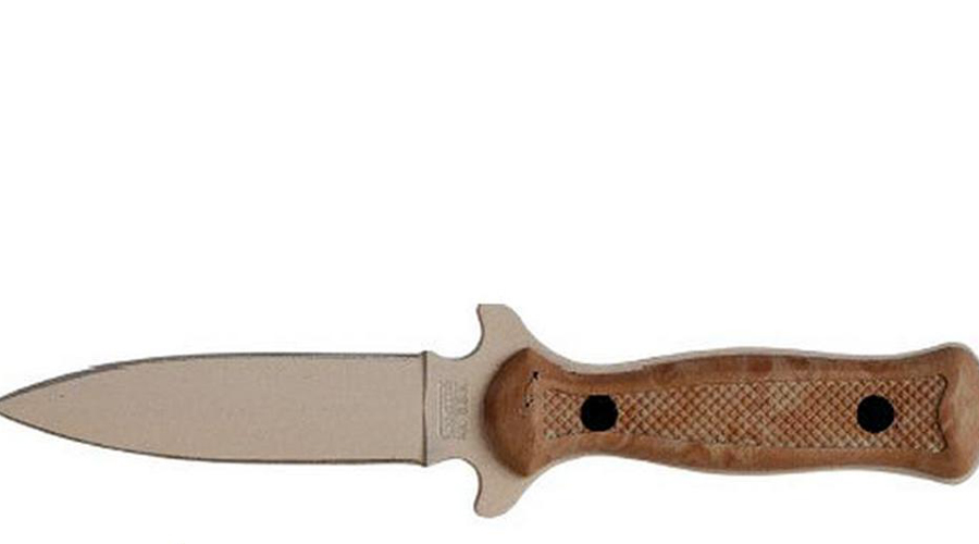 Camillus Medium Boot knife Tan
Засапожный нож, получивший признание со времен войны в Персидском заливе.  Песчаная окраска рукояти помогает скрытному ношению.