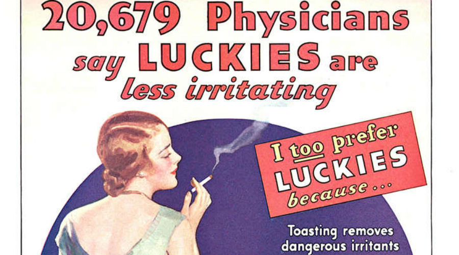 Правительство США поддерживало табачную промышленность
Курение повышает риск инсульта, эмфиземы, бесплодия и целого ряда раковых заболеваний. Вот только это не останавливало табачных боссов — уж слишком большие деньги крутились в индустрии. В середине (да и в конце) прошлого века табачные лоббисты сумели пробраться даже в ряды правительства США: какое-то время официальные опровержения вреда от курения были повсюду. Собственно, только в 90-е годы, когда отрицать взаимосвязь табака и онкологических заболеваний было уже невозможно, никотиновые бонзы были вынуждены официально ее признать. А в 2006 году, после семилетнего судебного процесса, судья Глэдис Э. Кесслер, обнаружил, что табачные компании виновны в самом настоящем заговоре.